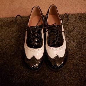 Platform saddle shoes